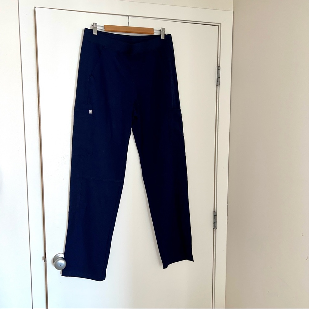 FIGS Men’s Axim Cargo Scrub Pants - Navy L NWT